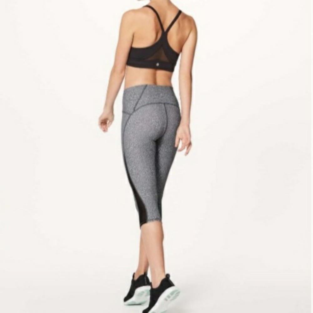 Lululemon Train Times Crop 17 inch Legging Fractal Alpine White Black